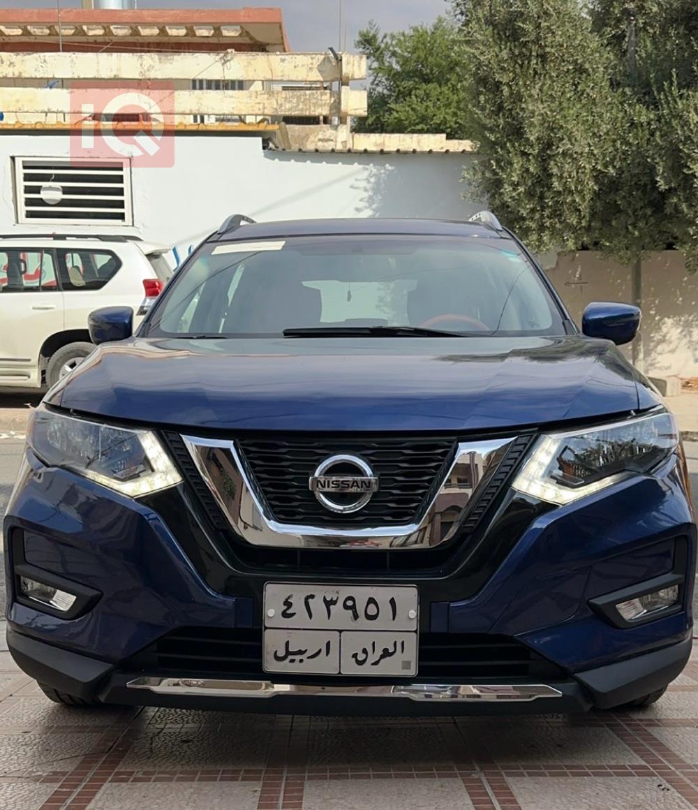 نيسان روج